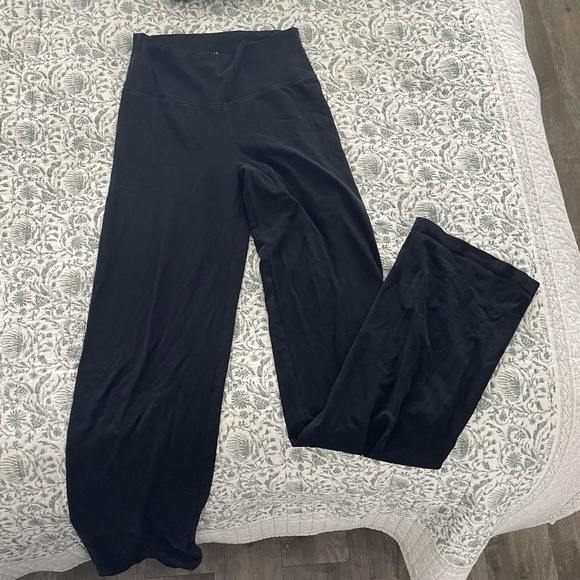 Women's Black Leggings - Picture 1 of 3